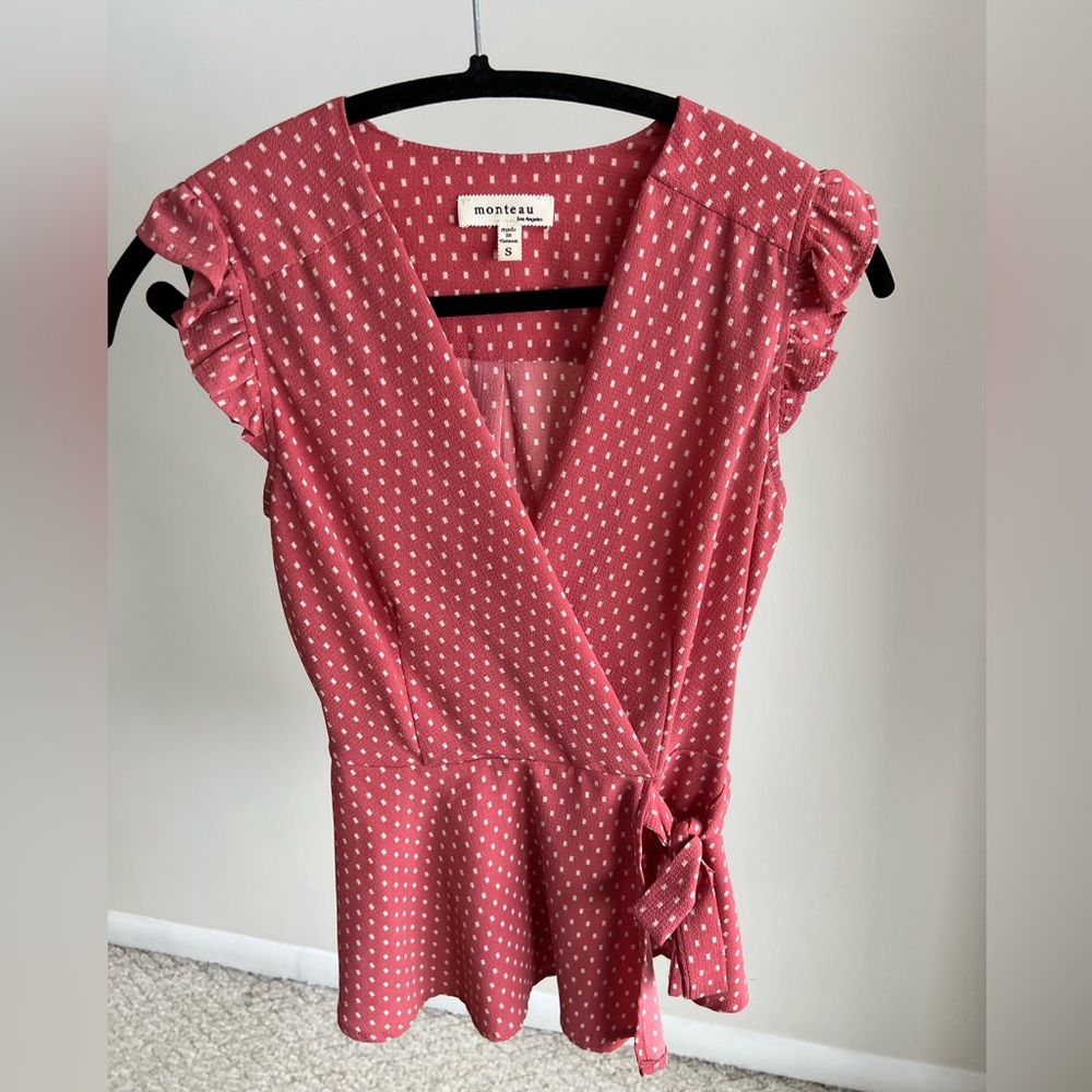 MONTEAU pink short sleeve blouse with polka dots, tie waist, Vneck ruffles small - Picture 6 of 7